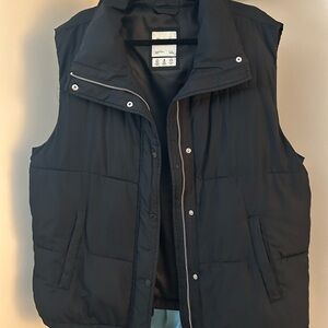 Abercrombie & Fitch Women’s Black Puffer Vest- read description